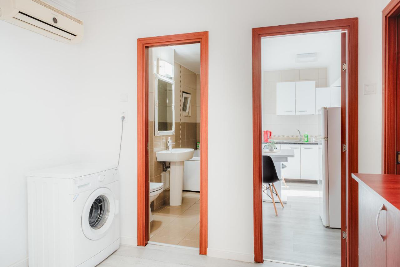 Apartament 2 Camere, Decomandat, In Zona Centrala Bukarest Eksteriør billede